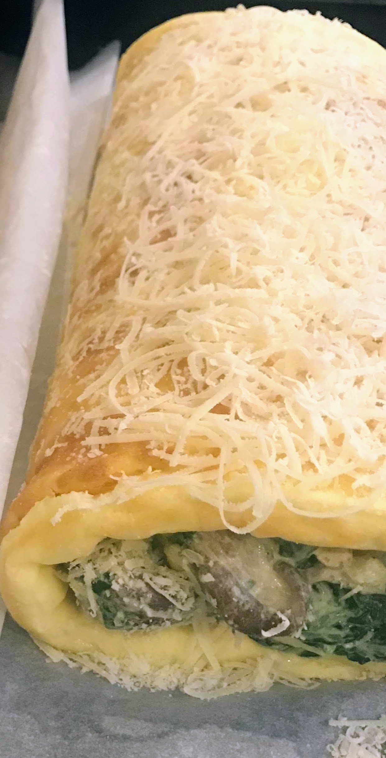 Spinach & Goats Cheese Roulade with Creamy Pesto Sauce